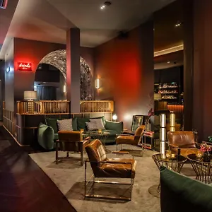 Amano Hotell